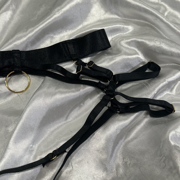 ♡ booty harness ♡ - Picture 2 of 2